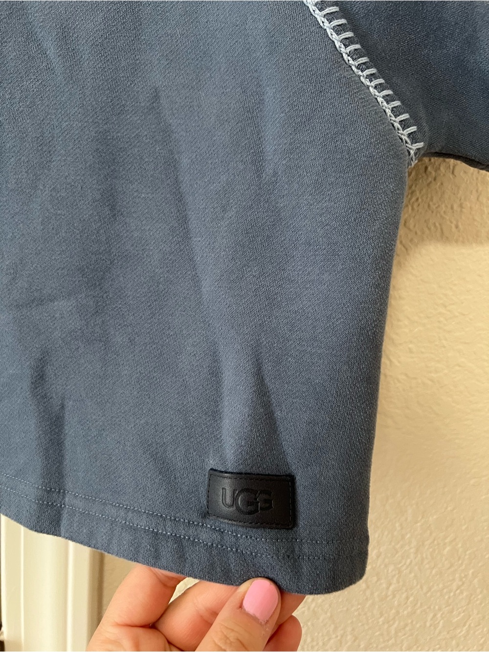 UGG Classic Short Sleeve Cropped Crewneck Sweatshirt Blue Whipstitch Size Small - Picture 3 of 7